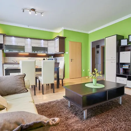 Apartment Rosalie 7 Percre A Fuerdotol Hajduszoboszlo