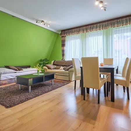 Apartment Rosalie 7 Percre A Fuerdotol Hajduszoboszlo